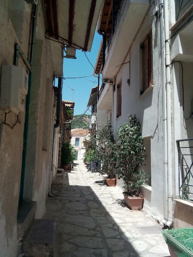 Nafpaktos Old Town Apartment Exterior photo